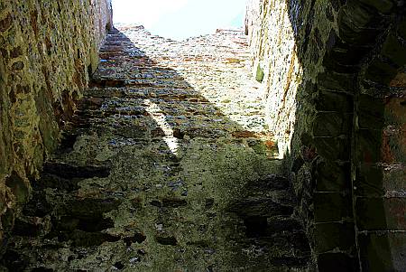 Knowlton - Looking up the Tower